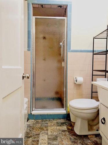 1362 Knorr St, Philadelphia PA 19111-4906 exterior