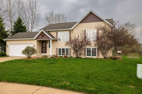 1700 Creed Ct, Wyoming, MI