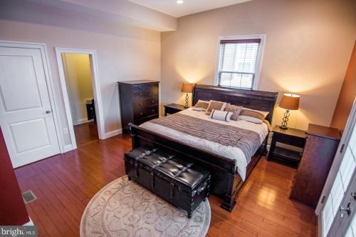 985 6th St, Philadelphia PA  19123-1405 exterior