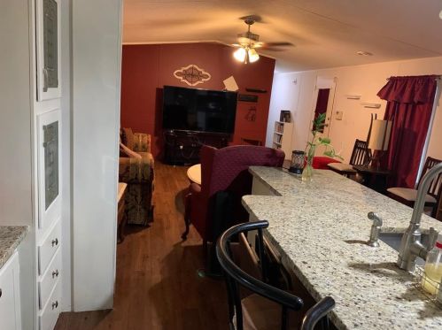 6921 Bennett Ave, Austin TX 78752-3204 exterior