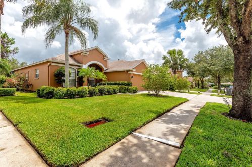 10138 Kingsbridge Ave, Tampa, FL 33626-1829