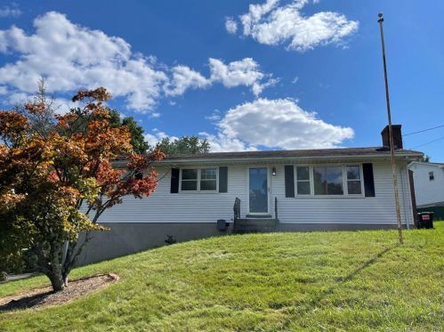 160 Dana Ln, Meriden, CT 06451-5033