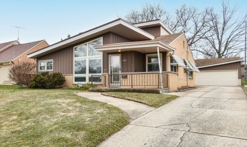 2814 Cleveland Park Dr, Milwaukee, WI 53219-2811