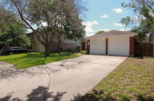 9705 Dalewood Dr, Austin TX  78729-3663 exterior