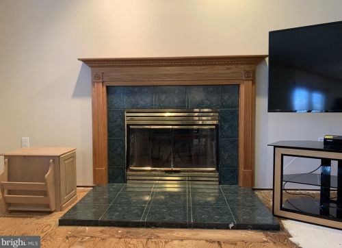 6 Kari Ct, Jackson Twp NJ 08527-1377 exterior