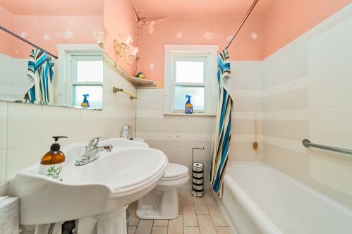 2110 4 Ave, Broadview IL 60153-3324 exterior