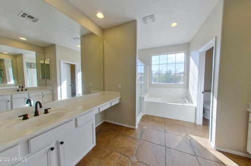 2602 Cavalry Dr, Phoenix AZ 85086-6616 exterior