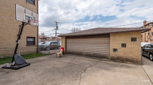 2436 77th Ct, Chicago, IL 60707-2501