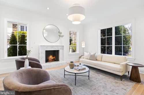 4526 Hawthorne St, Washington DC 20016-3570 exterior