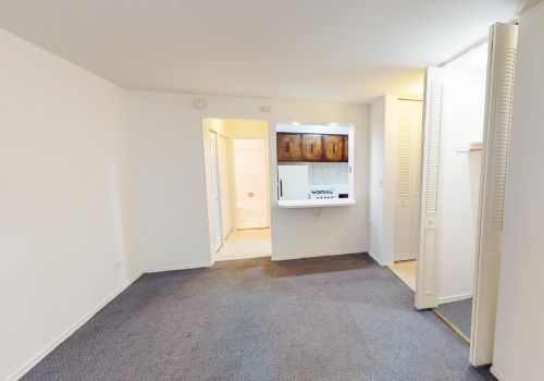 6815 Sheridan Rd, Chicago, IL 60626-7880