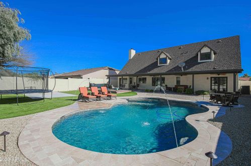 902 Claremont St, Phoenix AZ  85013-1360 exterior