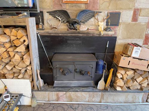 9002 Chippewa Trl, Shelby MI 49455-9435 exterior