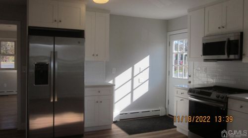 198 Plainfield Rd, Edison NJ  08820-2914 exterior