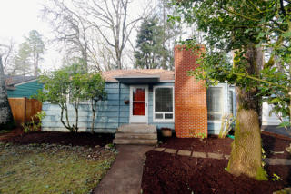 97 36th Ave, Eugene, OR 97405-5106