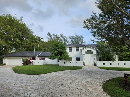 8044 Twin Lk Dr, Boca Raton FL 33496-1960 exterior