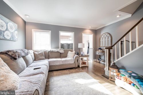 1011 Johnston St, Philadelphia PA 19145-4715 exterior