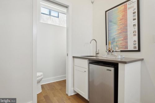 1427 Kater St, Philadelphia PA 19147-1851 exterior