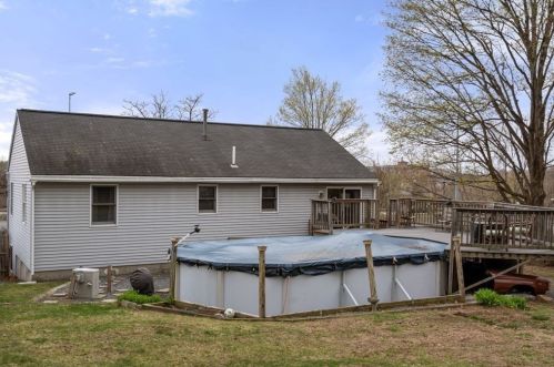 50 Beverly St, North Andover MA 01845-3403 exterior