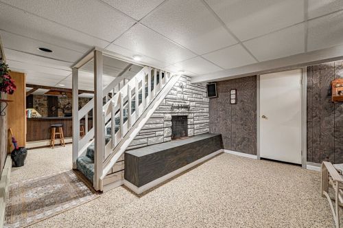 7907 Cypress St, Pittsburgh PA 15237-1931 exterior