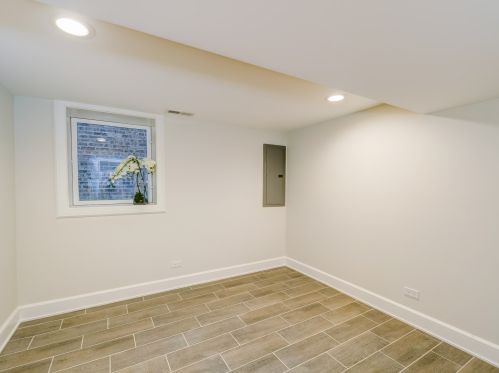 7933 Cressett Dr, Chicago IL 60707-1346 exterior