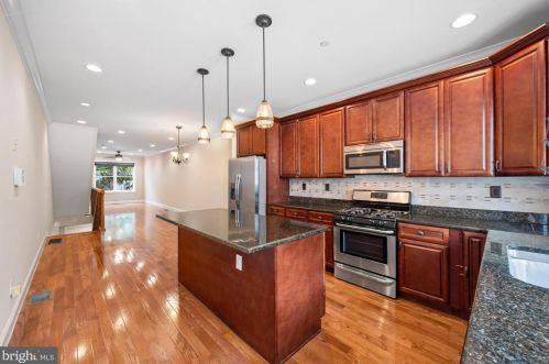 1505 Dickinson St, Philadelphia PA 19146-4830 exterior