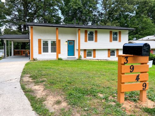 3949 Adamsville Dr, Atlanta GA  30331-3823 exterior