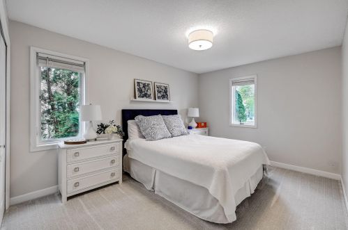 597 Holly Ave, Saint Paul MN 55102-2209 exterior