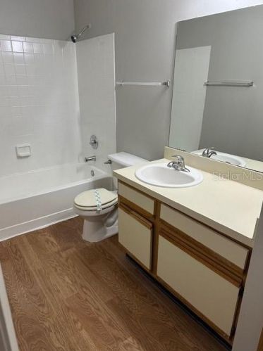 249 Afton Sq, Altamonte Springs FL 32714-3831 exterior