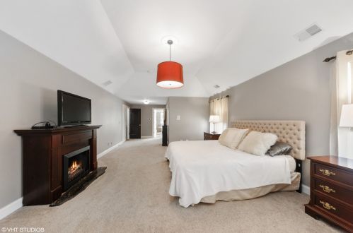 546 Crockett Ave, Elmhurst IL 60126-1810 exterior