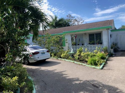 1238 14 Ave, Naples FL 34117-9155 exterior