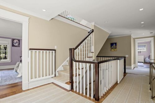 20 Partridge Holw Rd, Greenwich CT 06831-2663 exterior