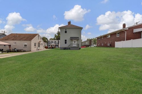 850 Allaire Ave, Monaca PA 15061-1260 exterior