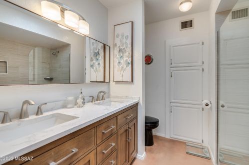 7590 Ln Cienega Dr, Tucson AZ 85712-1423 exterior