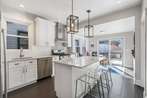 2019 Fletcher St, Chicago IL 60634-4006 exterior