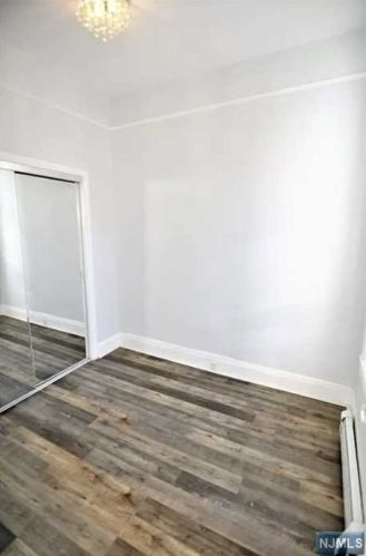 511 St, Union City NJ 07087-3692 exterior