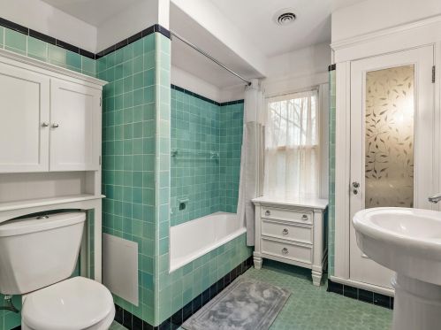 815 13 St, Manitowoc WI 54220-5101 exterior