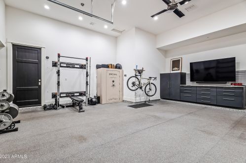 5431 Exeter Blvd, Phoenix AZ 85018-3227 exterior