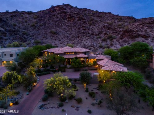 13841 Cyn Dr, Phoenix AZ 85016-2403 exterior