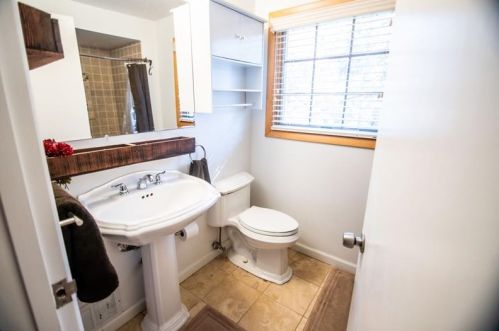 2305 Marbury Rd, Pittsburgh PA exterior