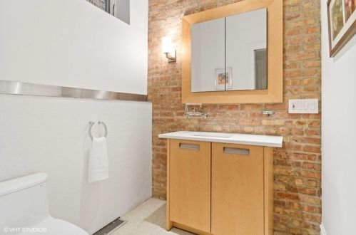 1734 Wolcott Ave, Chicago IL 60622-1385 exterior