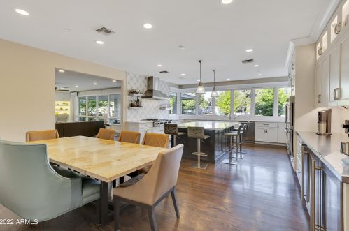 5828 3rd Ave, Phoenix AZ 85086-7201 exterior