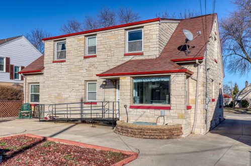 3223 38th St, Milwaukee, WI 53215-4010