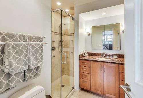 777 Melrose St, Chicago IL 60618-6318 exterior