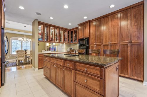 3211 Crestmoor Dr, Saint Paul MN 55125-5010 exterior