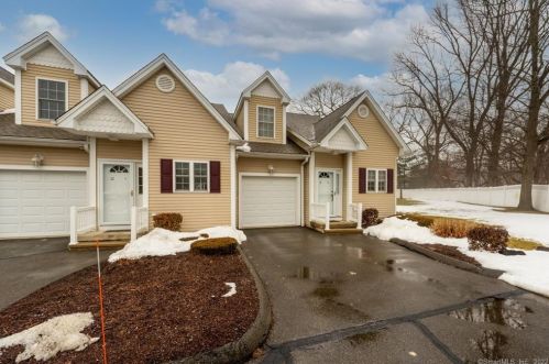 511 Elm St, North Haven CT exterior