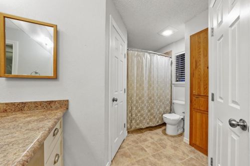 8408 Dixon Dr, Austin TX 78745-7515 exterior