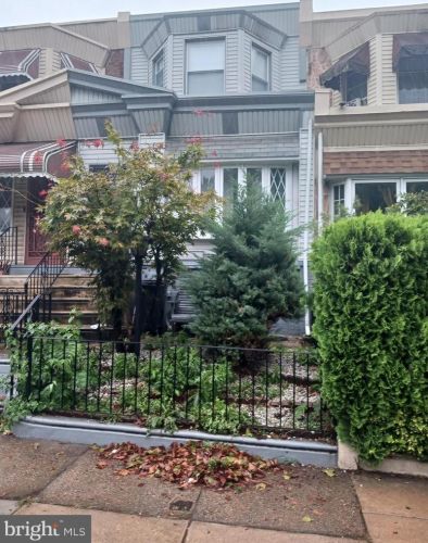 1235 61st St, Philadelphia, PA 19143-2925