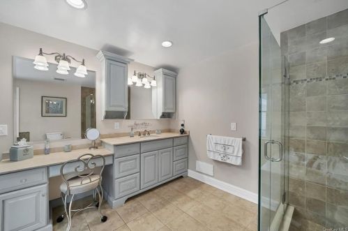 40 Cox Ave, Armonk NY 10504-2016 exterior