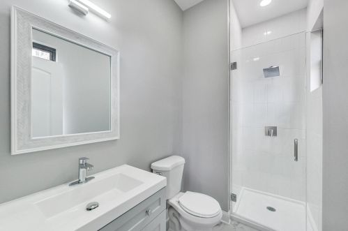 2718 Monroe St, Chicago IL 60624-2661 exterior