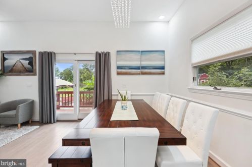 5117 Mount Vernon Memorial Hwy, Alexandria VA  22309-3319 exterior